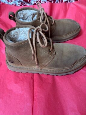 UGG Men’s Chestnut Suede Chukka Boots with Shearling Lining